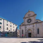 Stari Dvori * Sibenik