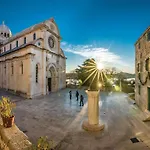 Stari Dvori * Sibenik