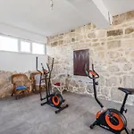 Stari Dvori