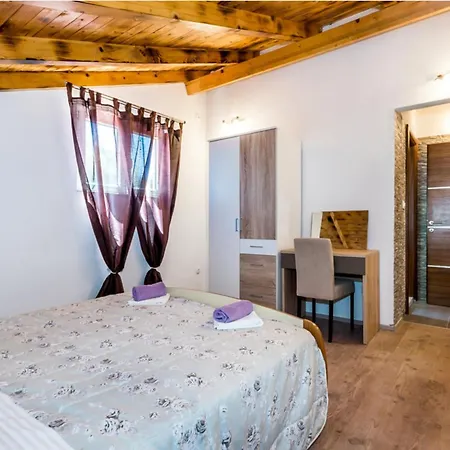 Casa de Férias Stari Dvori Podumci