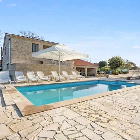 Stari Dvori * Podumci