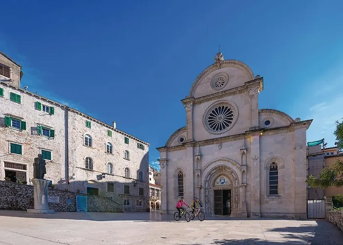 Stari Dvori * Šibenik