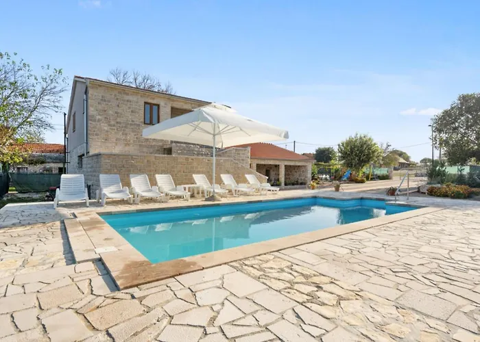 Stari Dvori * Šibenik